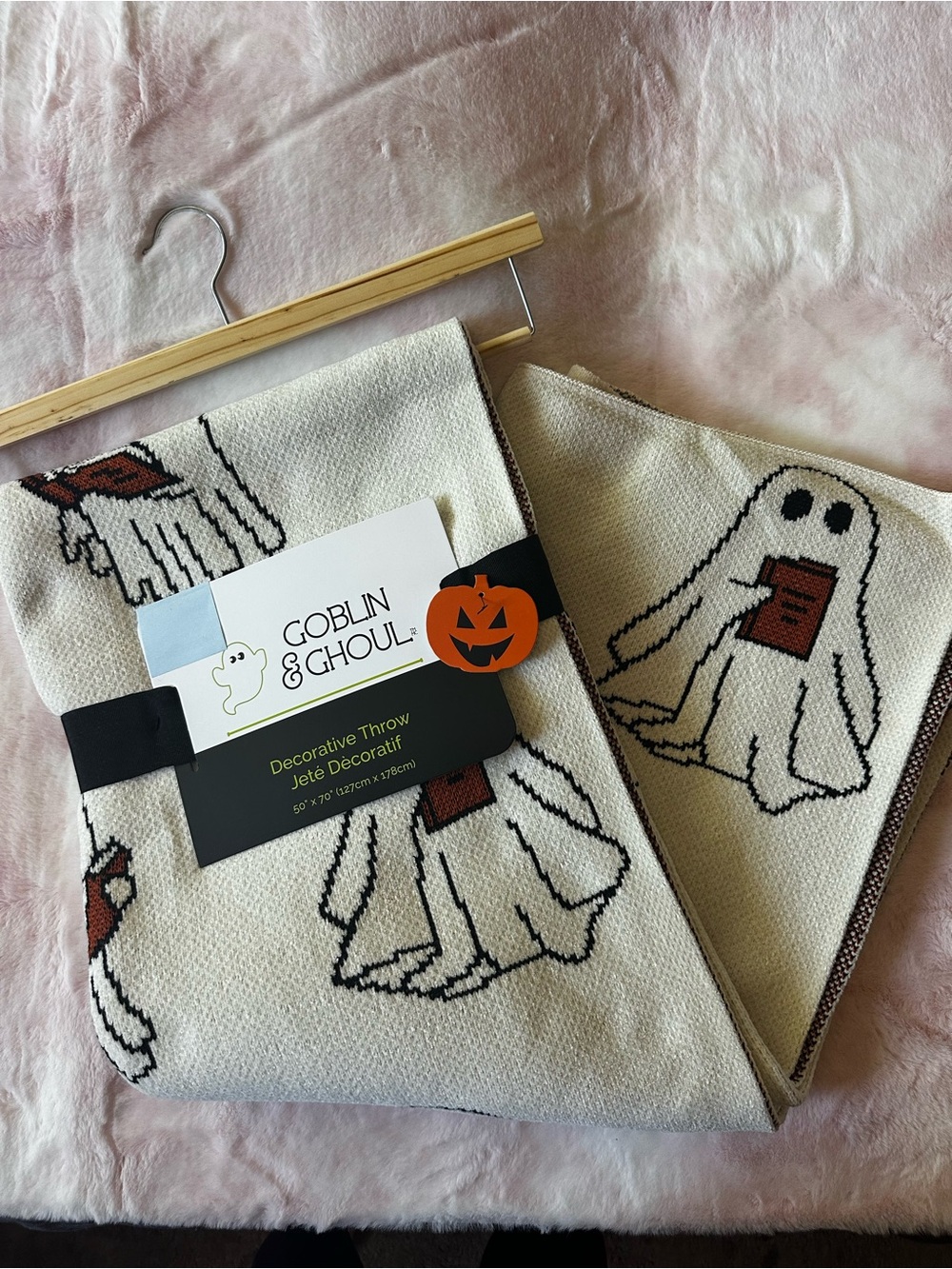 Cream Reading Ghost - Goblin & Ghoul Decorative Throw NWT
